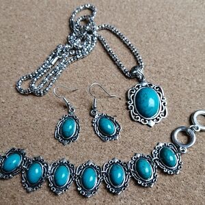 Faux Turquoise Jewelry Set Silver Tone.